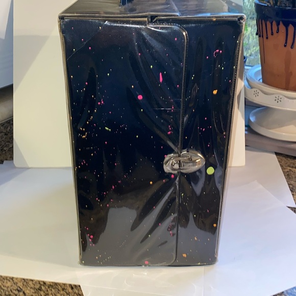 Vintage Barbie and the Rockers carry case. Black with neon splatters. - Picture 2 of 7